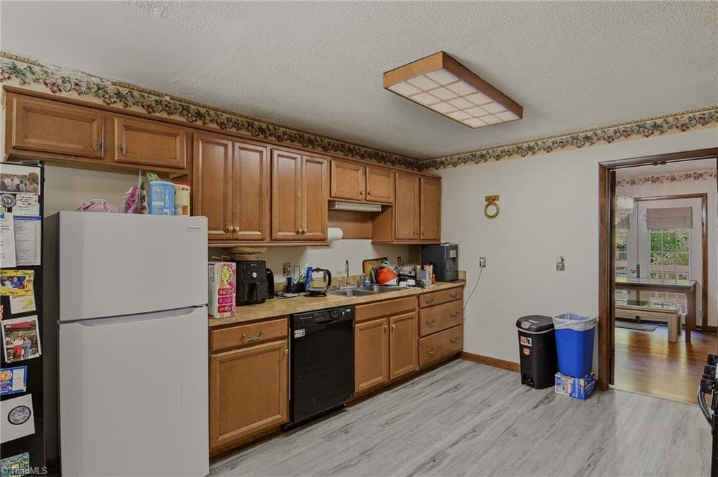 Stick/Site Built at 3808 Briarwood Avenue, High Point NC 27265, photo 11 of 32