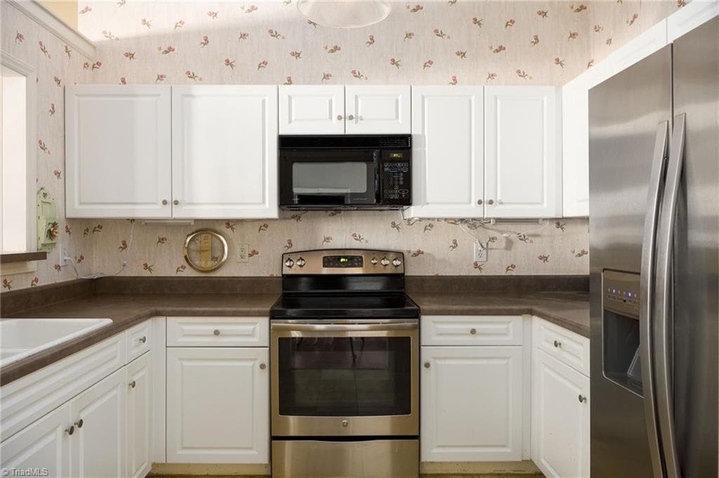 Stick/Site Built at 4332 Rocky Brook Court, Greensboro NC 27409, photo 10 of 25