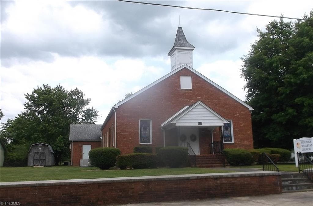 415 S Asheboro Street, Liberty NC 27298