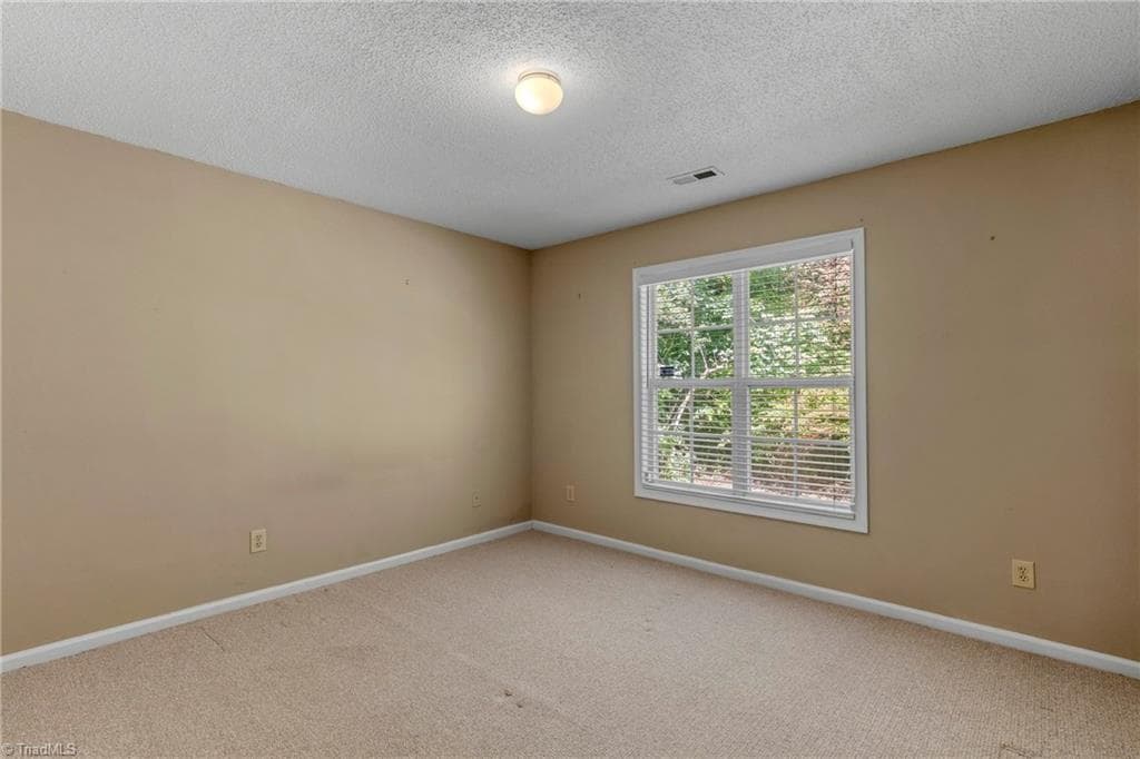 Stick/Site Built at 5804 Manor Ridge Trail, Greensboro NC 27407, photo 28 of 37