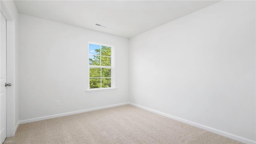 Stick/Site Built at 618 Beechwood Circle, Thomasville NC 27360, photo 11 of 39