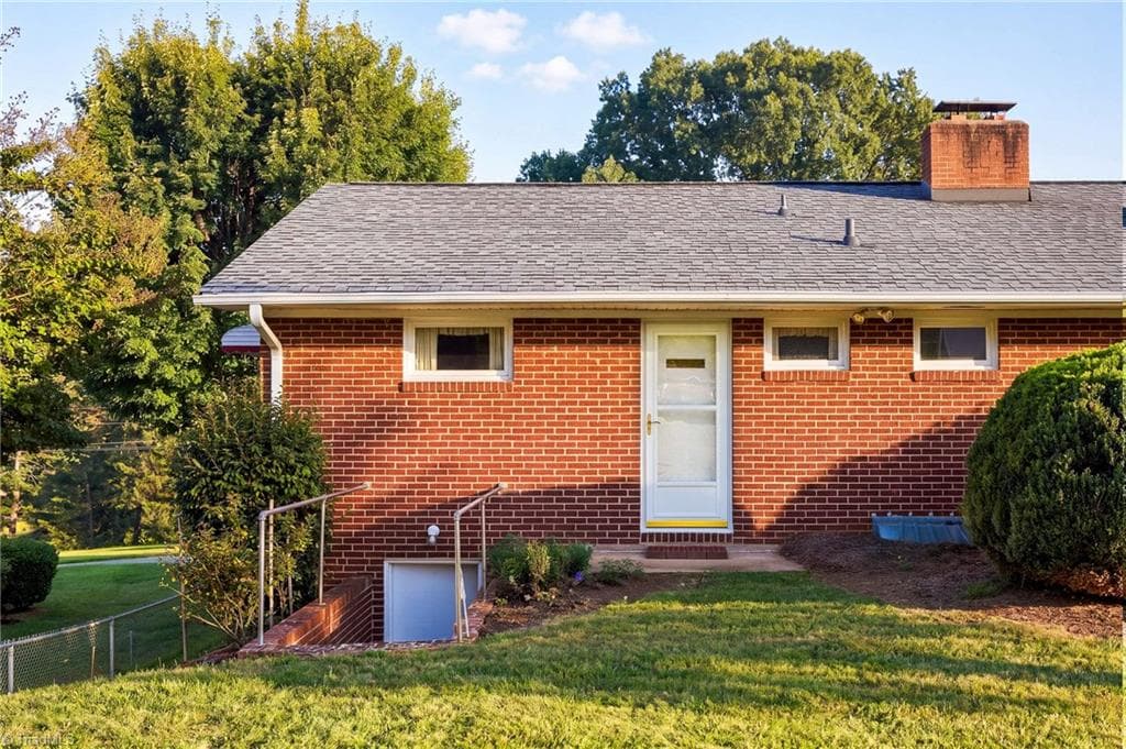 Stick/Site Built at 708 Hudson Street, Winston-Salem NC 27105, Winston-Salem, photo 10 of 33