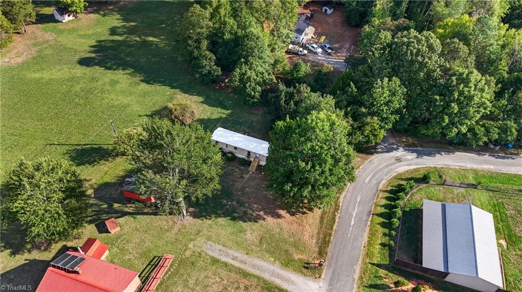 Single Family Residence at 7412 Seldon Road, Summerfield NC 27358, photo 41 of 43
