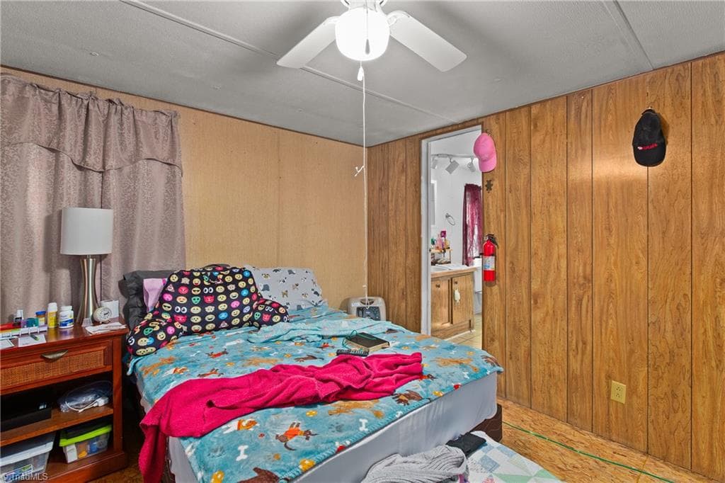 Manufactured Home at 1315 Pebble Brook Road, Sandy Ridge NC 27046, photo 14 of 24