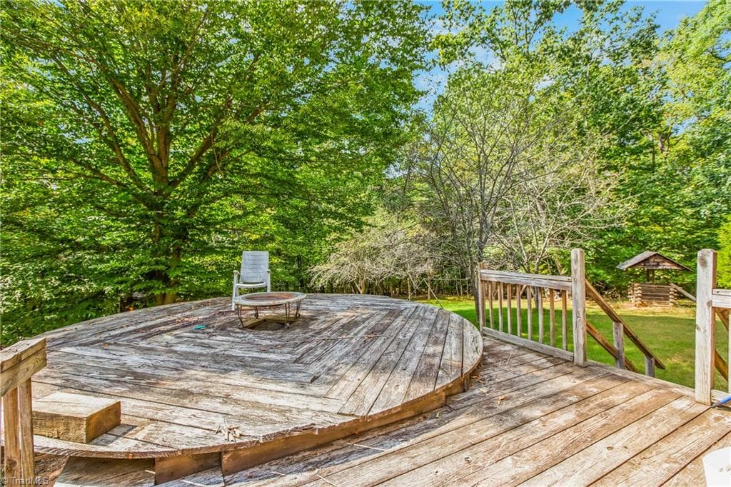 Manufactured Home at 1315 Pebble Brook Road, Sandy Ridge NC 27046, photo 19 of 24