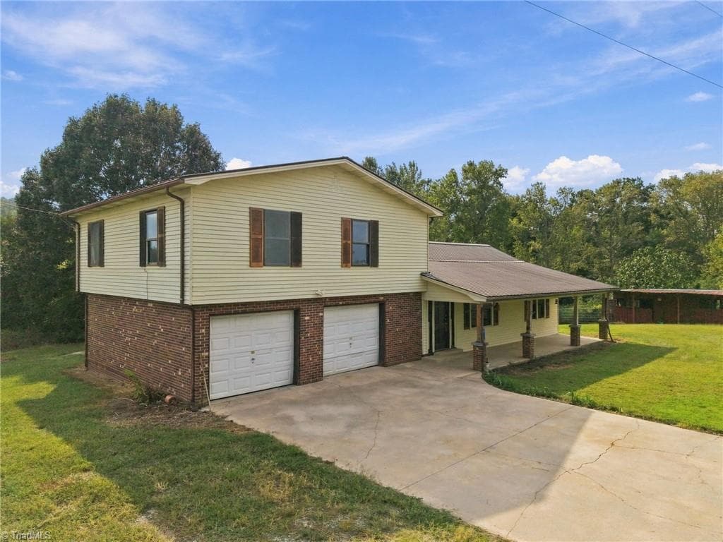 Stick/Site Built at 6227 Gravel Hill Road, Denton NC 27239, Denton, photo 4 of 47