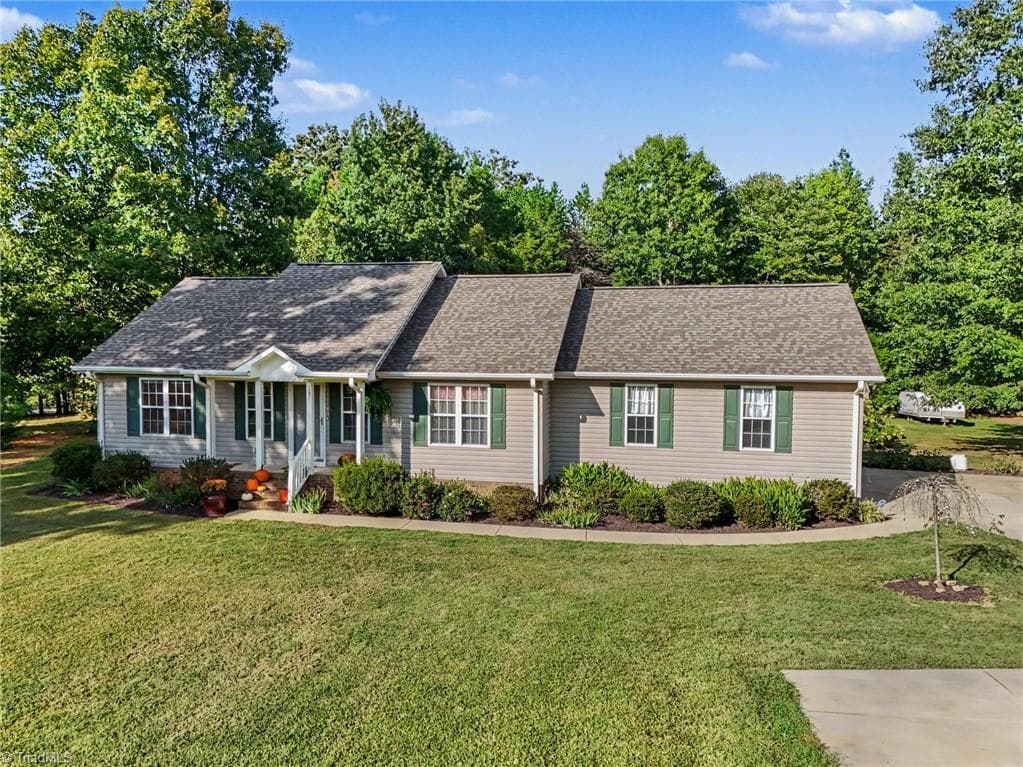 Stick/Site Built at 151 Copper Lane, Lexington NC 27292, Lexington, photo 2 of 30