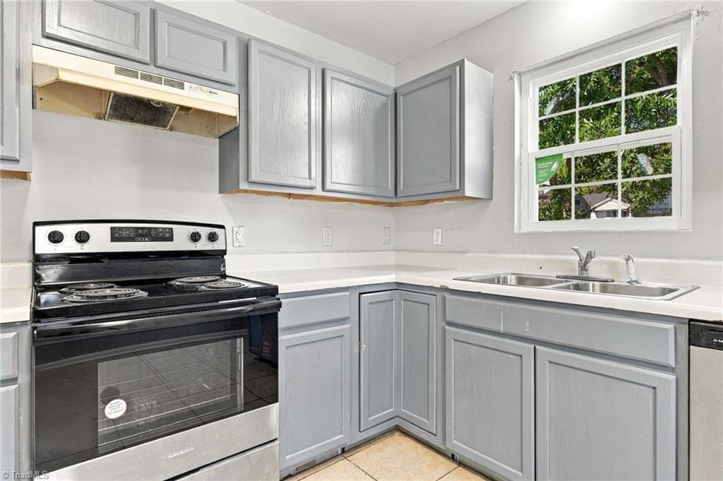 Stick/Site Built at 1402 Brown Boulevard, Greensboro NC 27401, photo 9 of 27