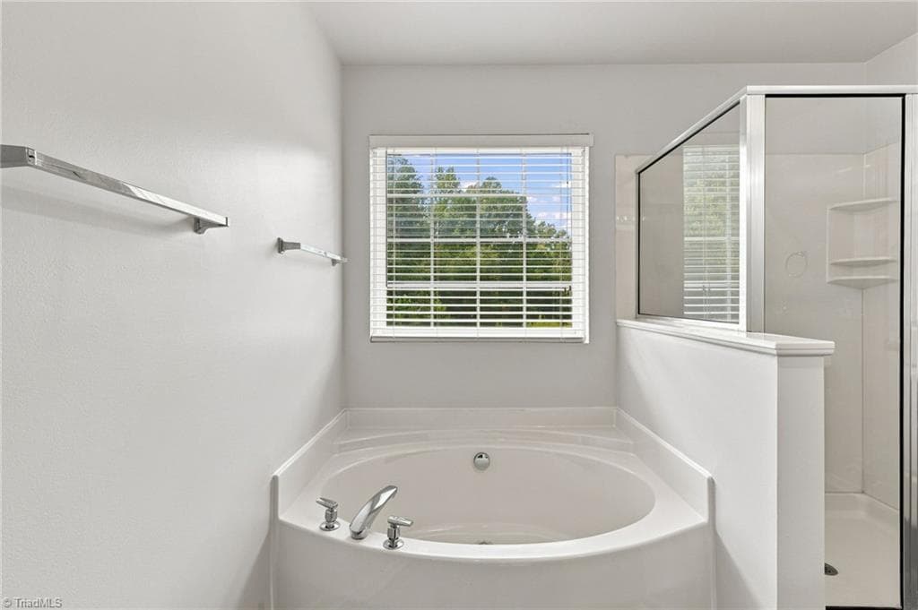 Primary Bathroom - 2639 Hidden Pond Cove, High Point NC 27265, High Point