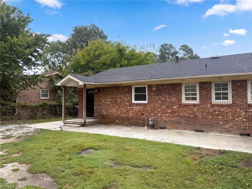 Stick/Site Built at 1502 Meadowview Road, Greensboro NC 27403, photo 7 of 25