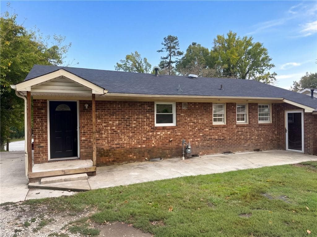 Stick/Site Built at 1502 Meadowview Road, Greensboro NC 27403, photo 5 of 25