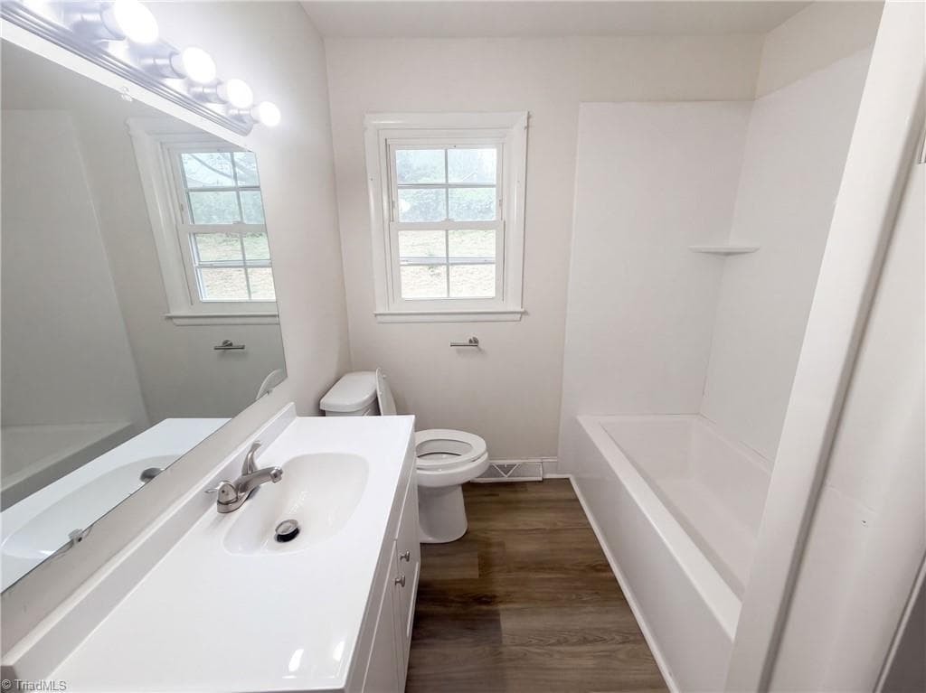 Stick/Site Built at 1502 Meadowview Road, Greensboro NC 27403, photo 10 of 25