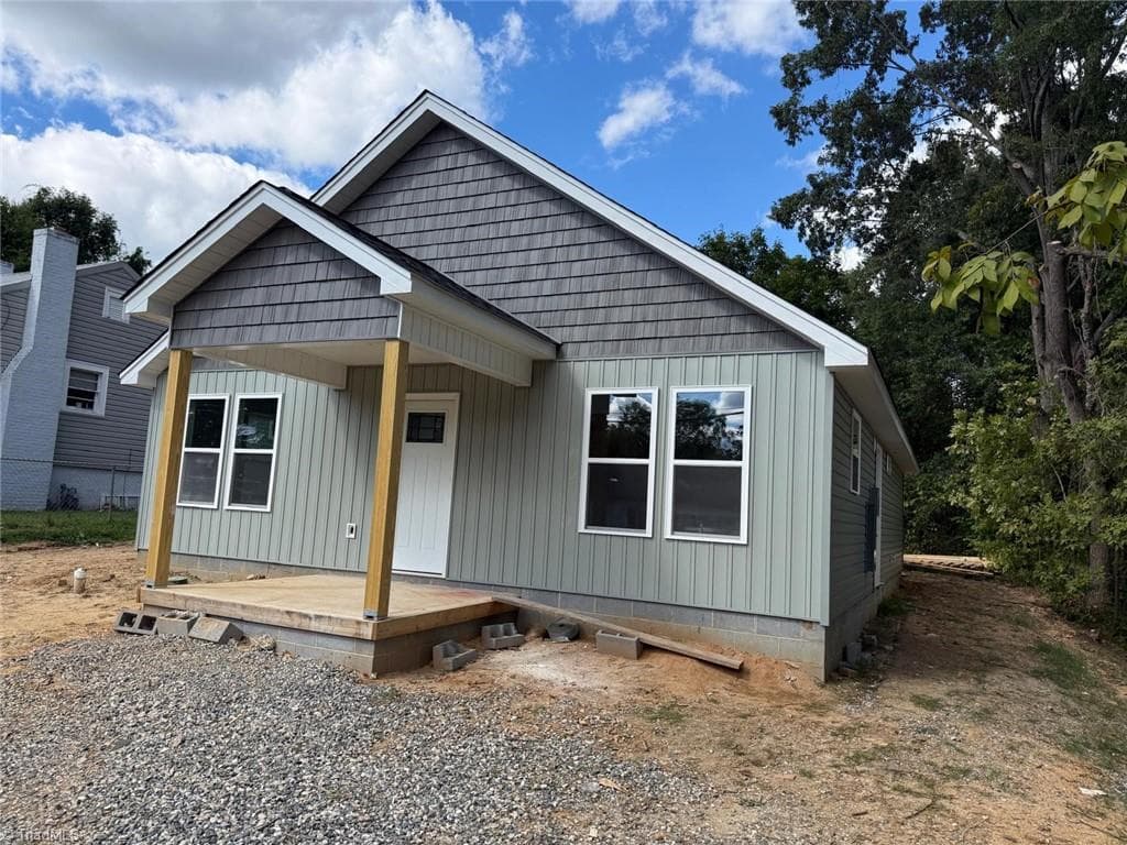 Stick/Site Built at 1511 Franklin Avenue, High Point NC 27265, High Point, photo 3 of 4