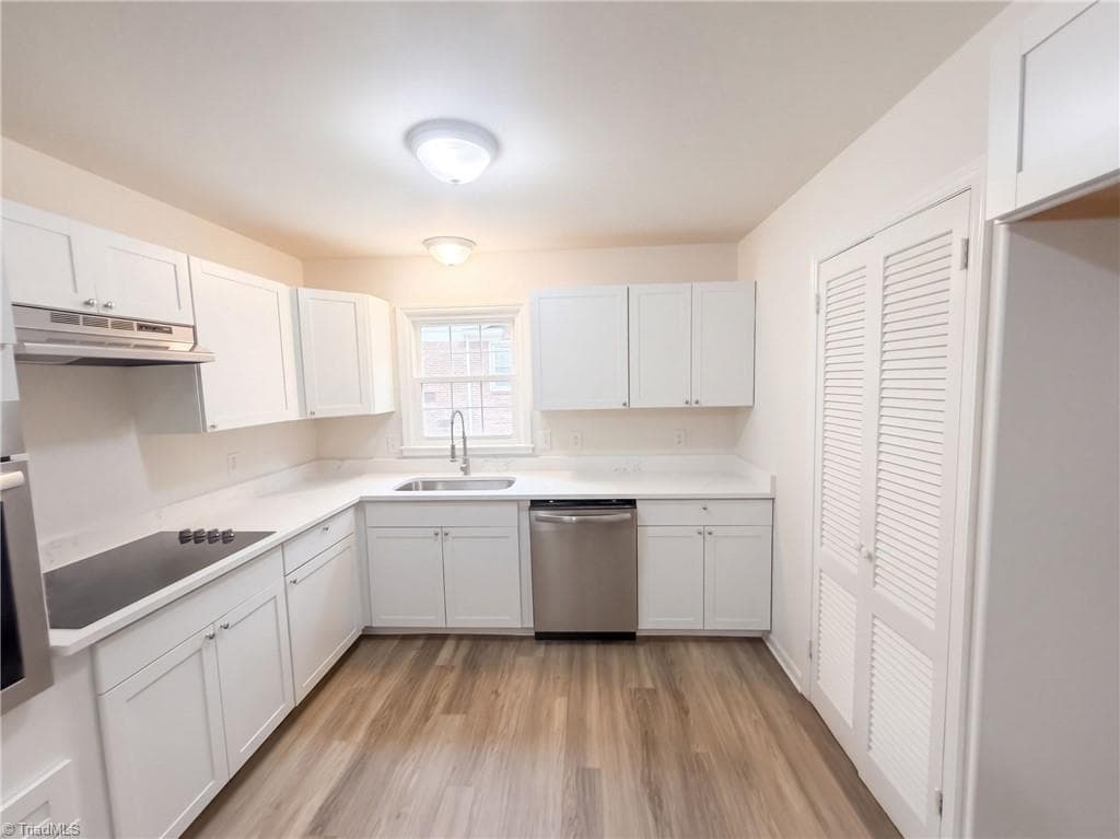 Stick/Site Built at 505 Leawood Drive, Greensboro NC 27410, photo 2 of 14