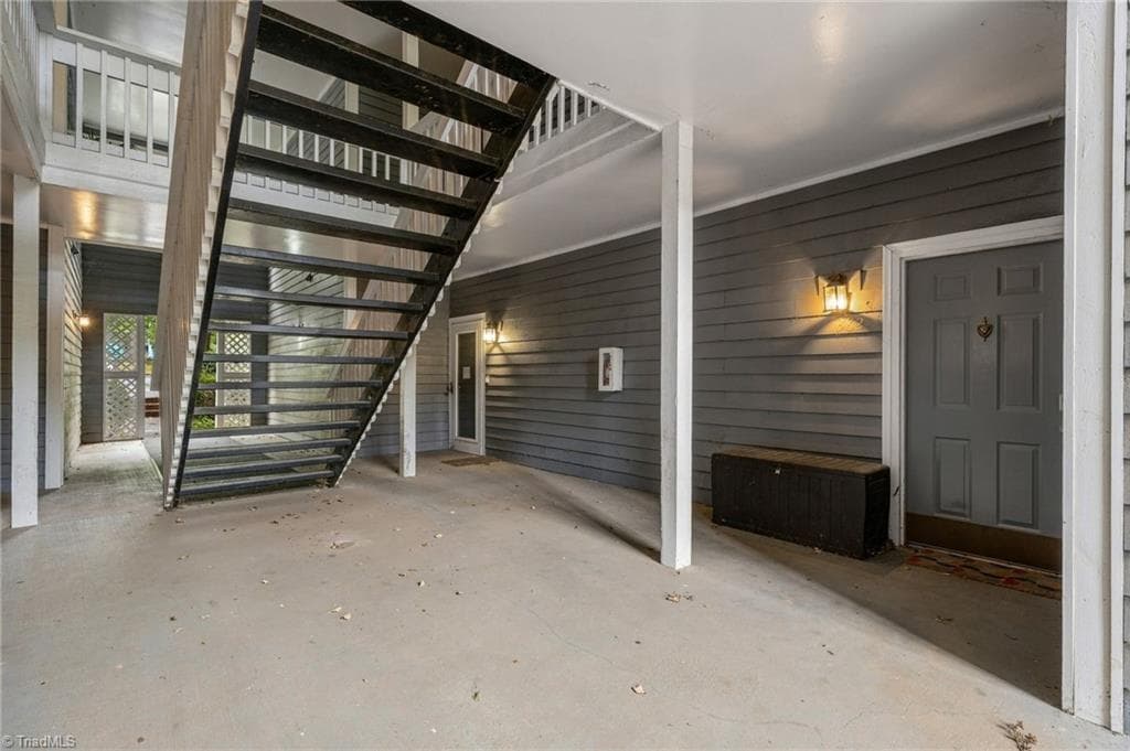 Stick/Site Built at 382 Meadows Circle, Winston-Salem NC 27104, Winston-Salem, photo 5 of 62
