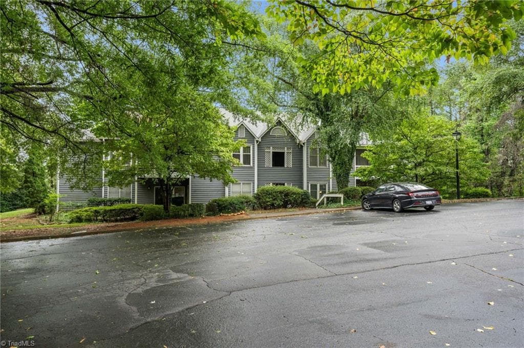 Stick/Site Built at 382 Meadows Circle, Winston-Salem NC 27104, Winston-Salem, photo 59 of 62