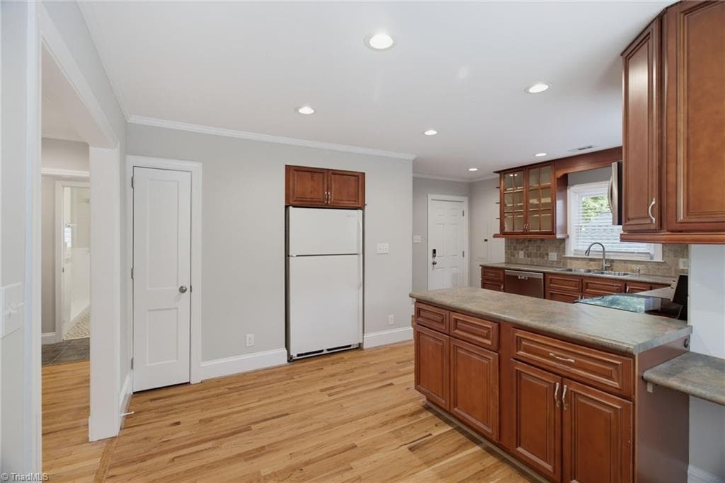 KITCHEN - 525 Farriss Avenue E, High Point NC 27262, High Point