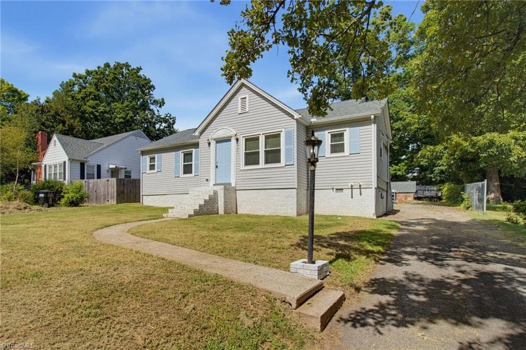 Stick/Site Built at 525 Farriss Avenue E, High Point NC 27262, High Point, photo 5 of 60
