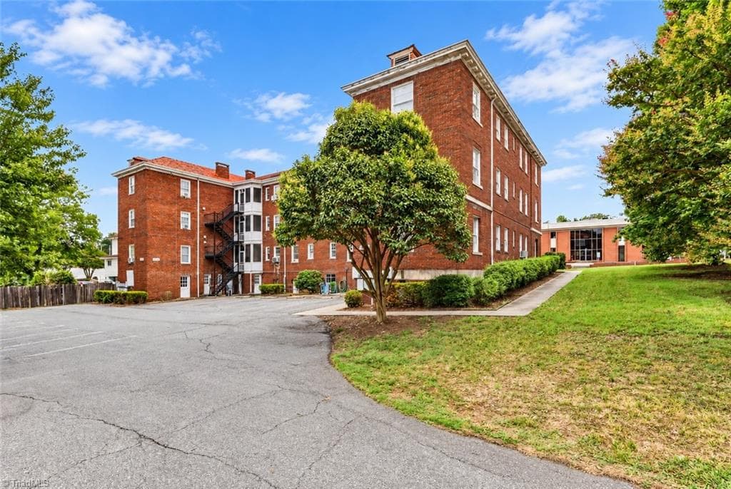Stick/Site Built at 906 W Market Street # B1, Greensboro NC 27401, photo 27 of 31