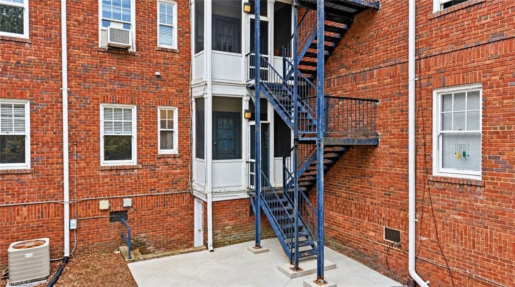 Stick/Site Built at 906 W Market Street # B1, Greensboro NC 27401, photo 26 of 31