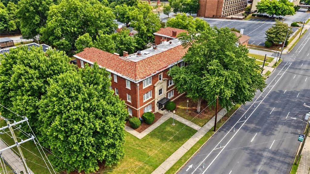 Stick/Site Built at 906 W Market Street # B1, Greensboro NC 27401, photo 29 of 31