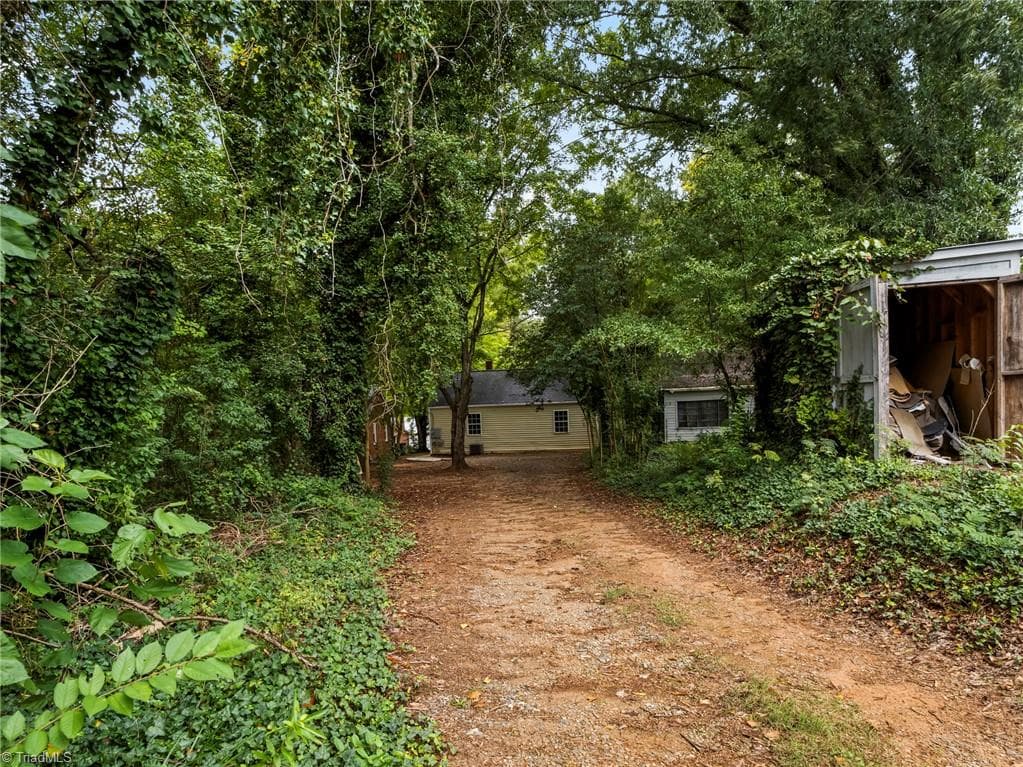 Stick/Site Built at 717 Magnolia Street, Winston-Salem NC 27103, photo 6 of 28