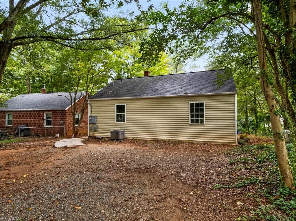 Stick/Site Built at 717 Magnolia Street, Winston-Salem NC 27103, Winston-Salem, photo 8 of 28