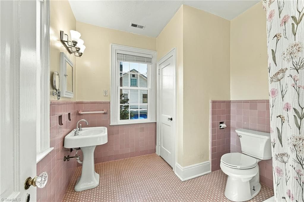 Stick/Site Built at 1525 Cloverdale Avenue, Winston-Salem NC 27104, Winston-Salem, photo 41 of 74