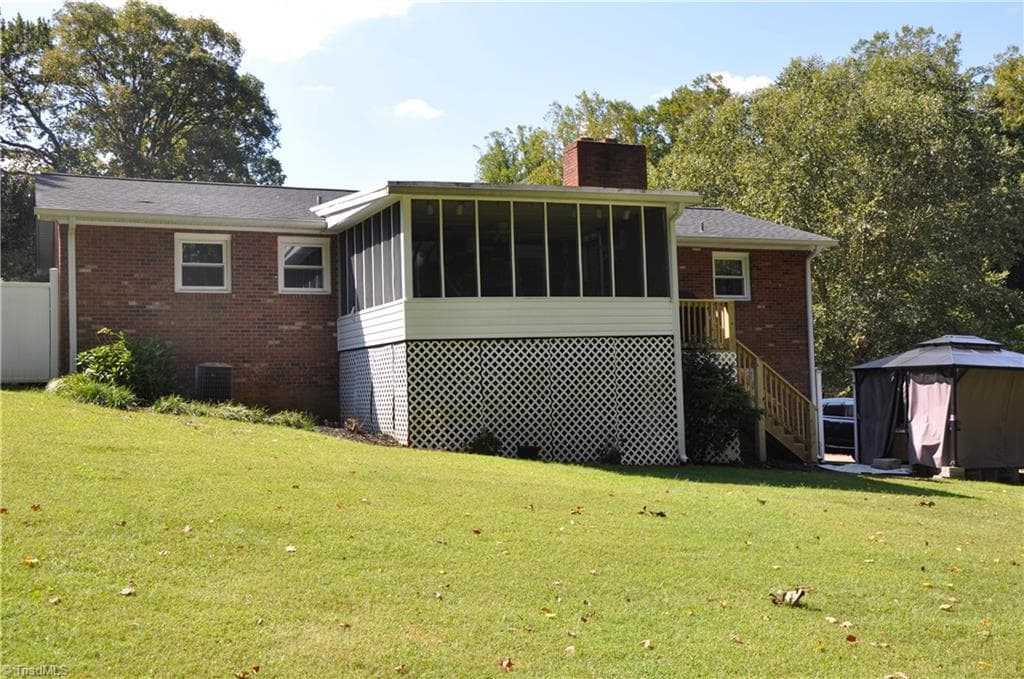 Stick/Site Built at 6045 Woodcove Drive, Winston-Salem NC 27104, Winston-Salem, photo 4 of 9