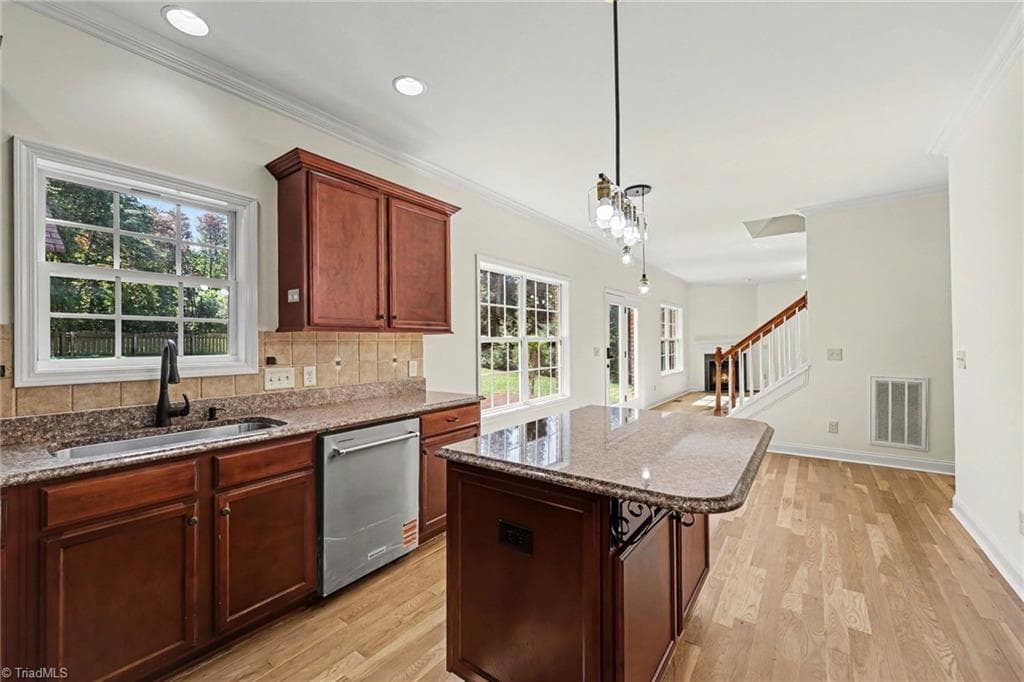 Stick/Site Built at 8919 Grove Park Drive, Oak Ridge NC 27310, Oak Ridge, photo 17 of 86