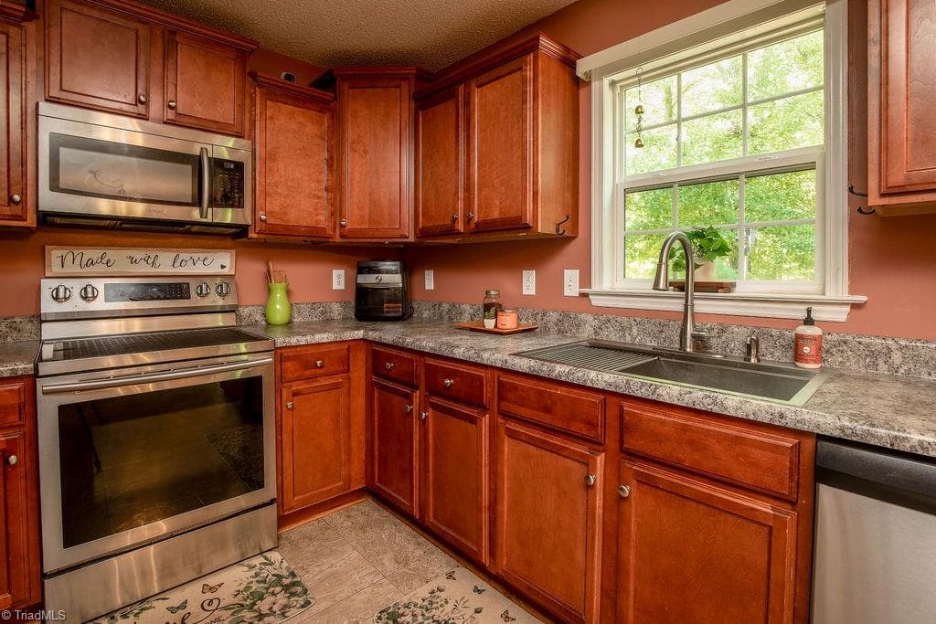 Stick/Site Built at 3693 Courtland Circle, Thomasville NC 27360, Thomasville, photo 11 of 36