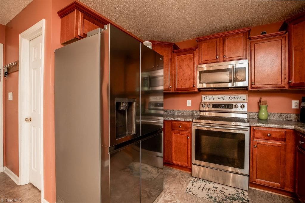 Stick/Site Built at 3693 Courtland Circle, Thomasville NC 27360, Thomasville, photo 13 of 36