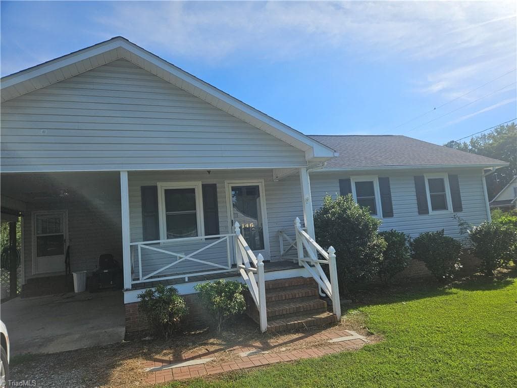 Stick/Site Built at 146 E 3rd Street, Denton NC 27239, Denton, photo 2 of 10