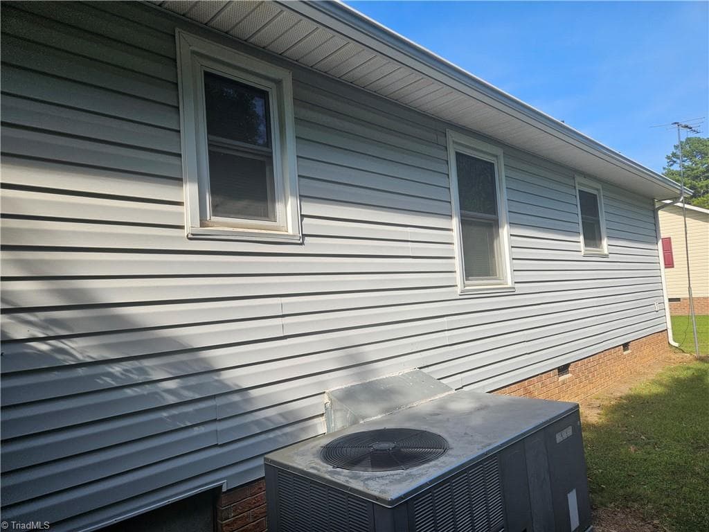 Stick/Site Built at 146 E 3rd Street, Denton NC 27239, Denton, photo 3 of 10