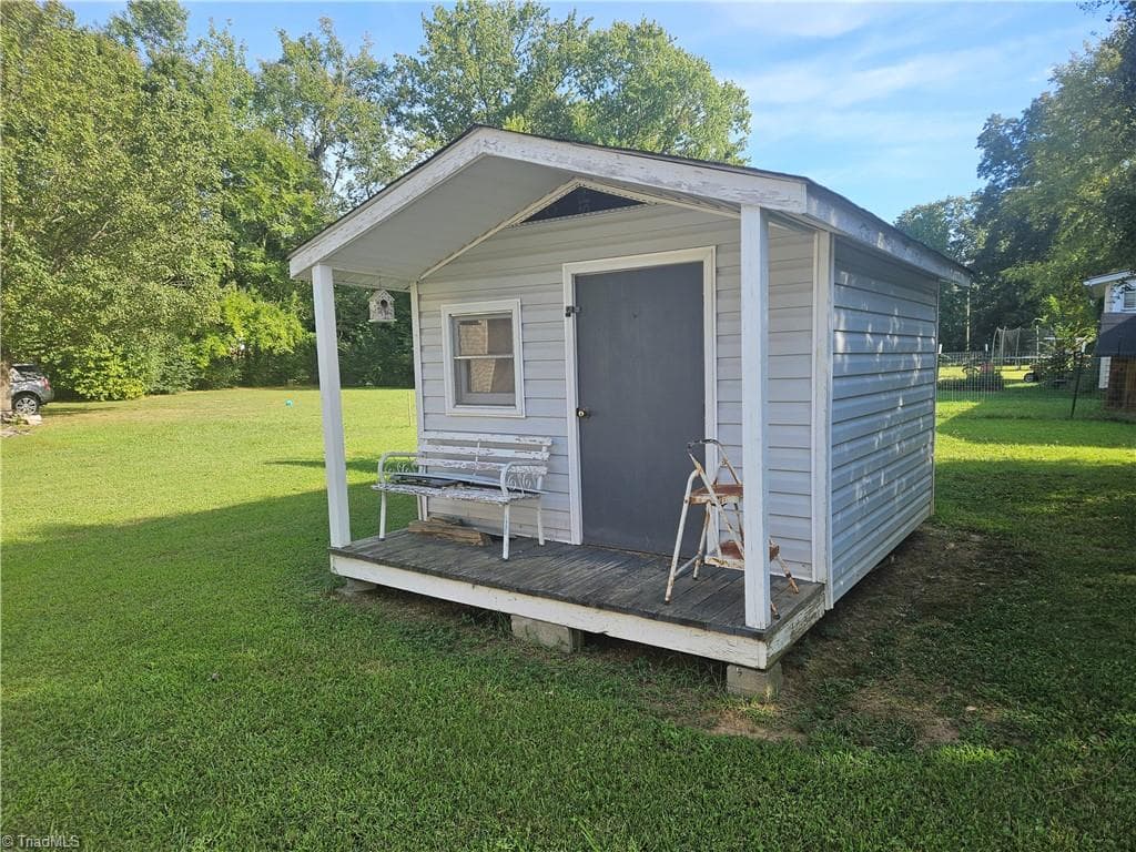 Stick/Site Built at 146 E 3rd Street, Denton NC 27239, Denton, photo 4 of 10