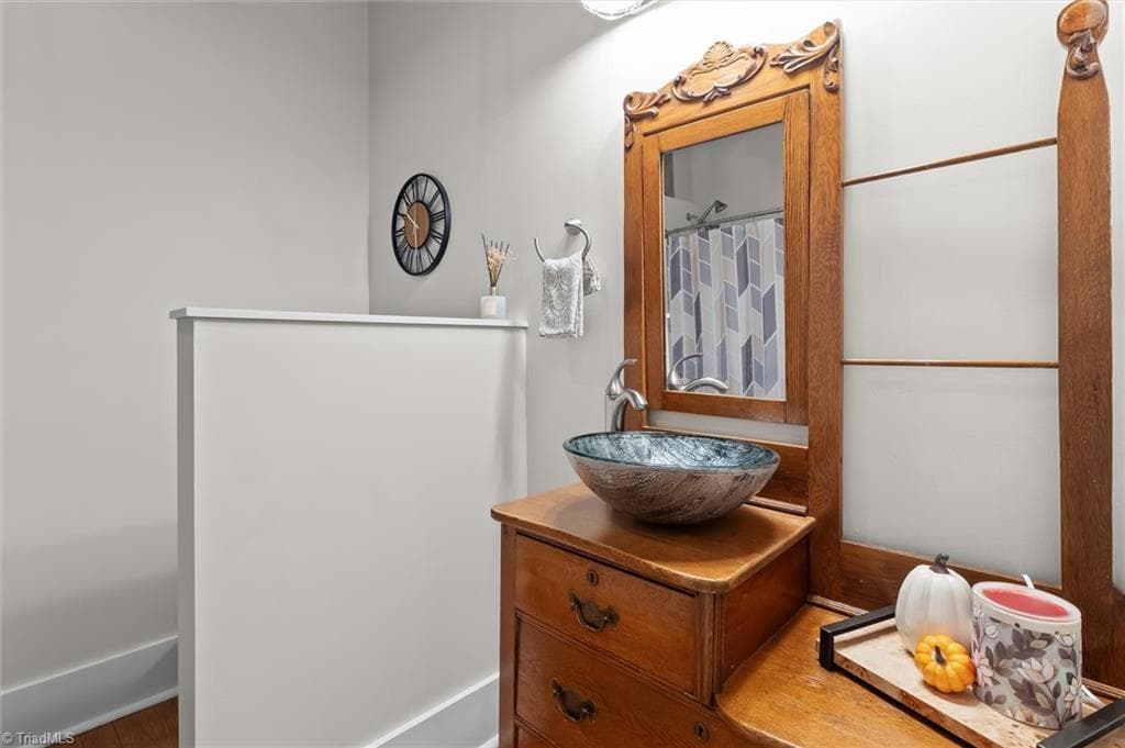 Hall Bath - 232 Willow Street # 202, Mount Airy NC 27030, Mount Airy