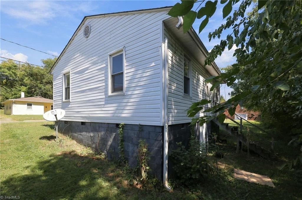 Stick/Site Built at 922 Taft Street, Winston-Salem NC 27105, Winston-Salem, photo 43 of 44
