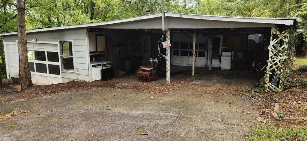 Stick/Site Built at 213 N Street, North Wilkesboro NC 28659, photo 13 of 15
