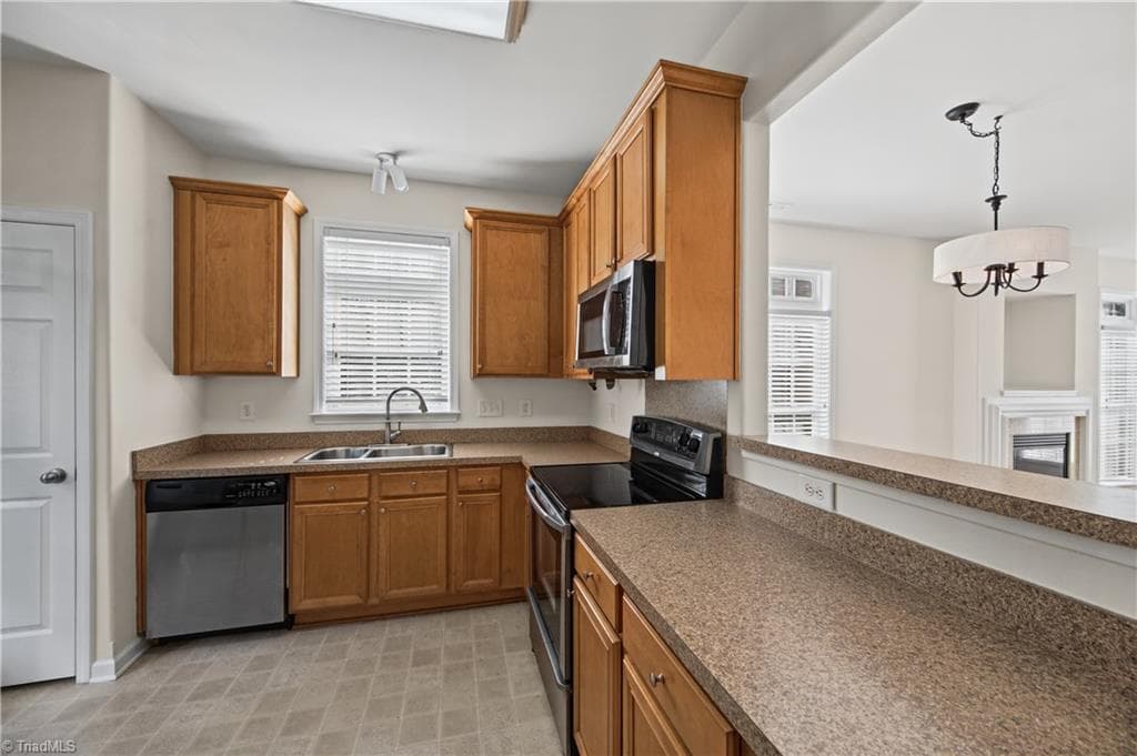 Stick/Site Built at 5944 Hollow Wood Court, Winston-Salem NC 27104, Winston-Salem, photo 4 of 17