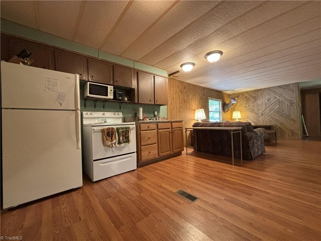 Manufactured Home at 230 Sugar Loaf Road, Troy NC 27371, photo 12 of 27