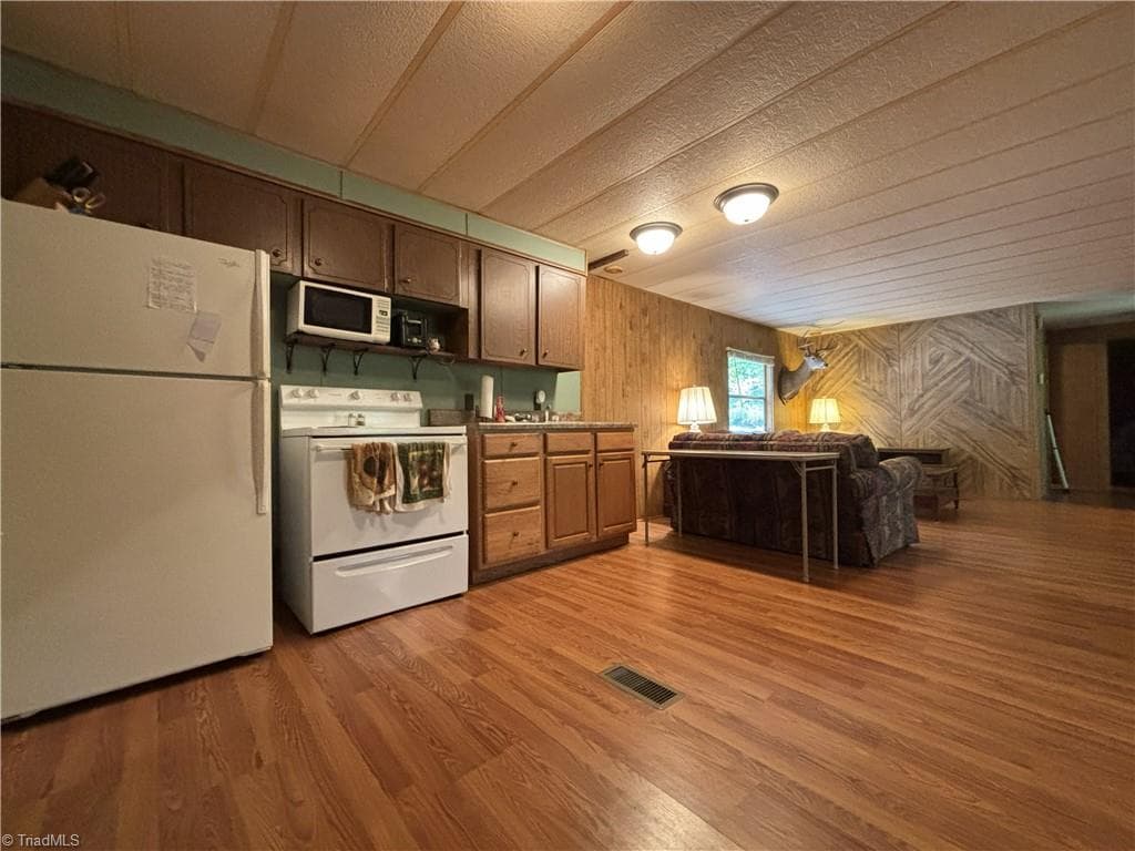 Manufactured Home at 230 Sugar Loaf Road, Troy NC 27371, photo 5 of 27