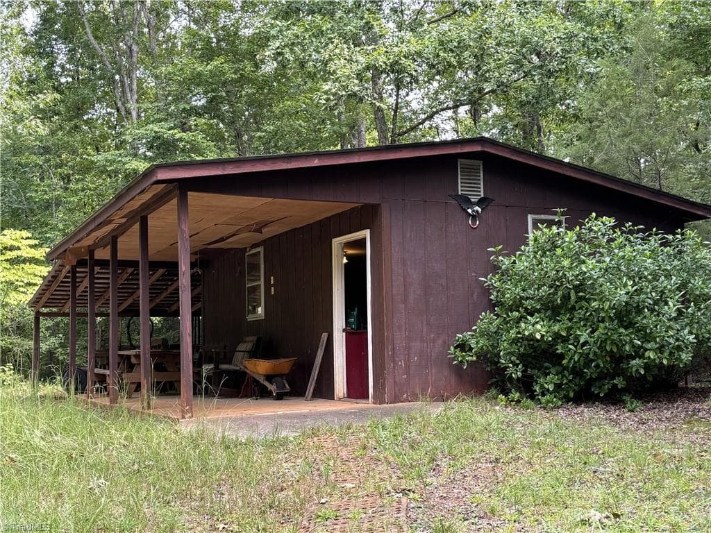 Manufactured Home at 230 Sugar Loaf Road, Troy NC 27371, photo 20 of 27