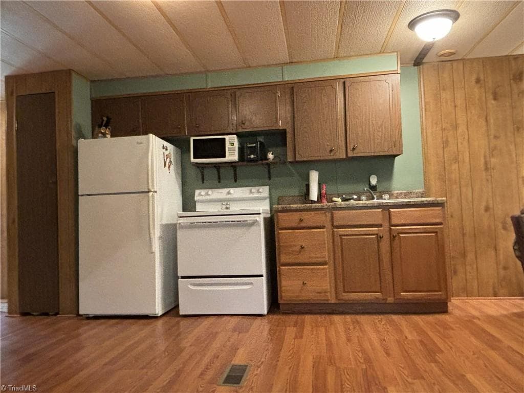 Manufactured Home at 230 Sugar Loaf Road, Troy NC 27371, photo 11 of 27