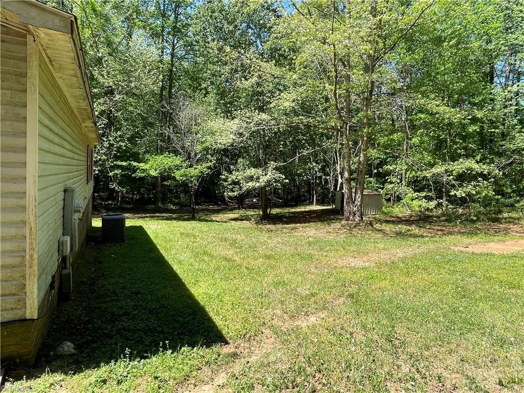 Manufactured Home at 4156 Forest Court, Oxford NC 27565, Oxford, photo 2 of 21