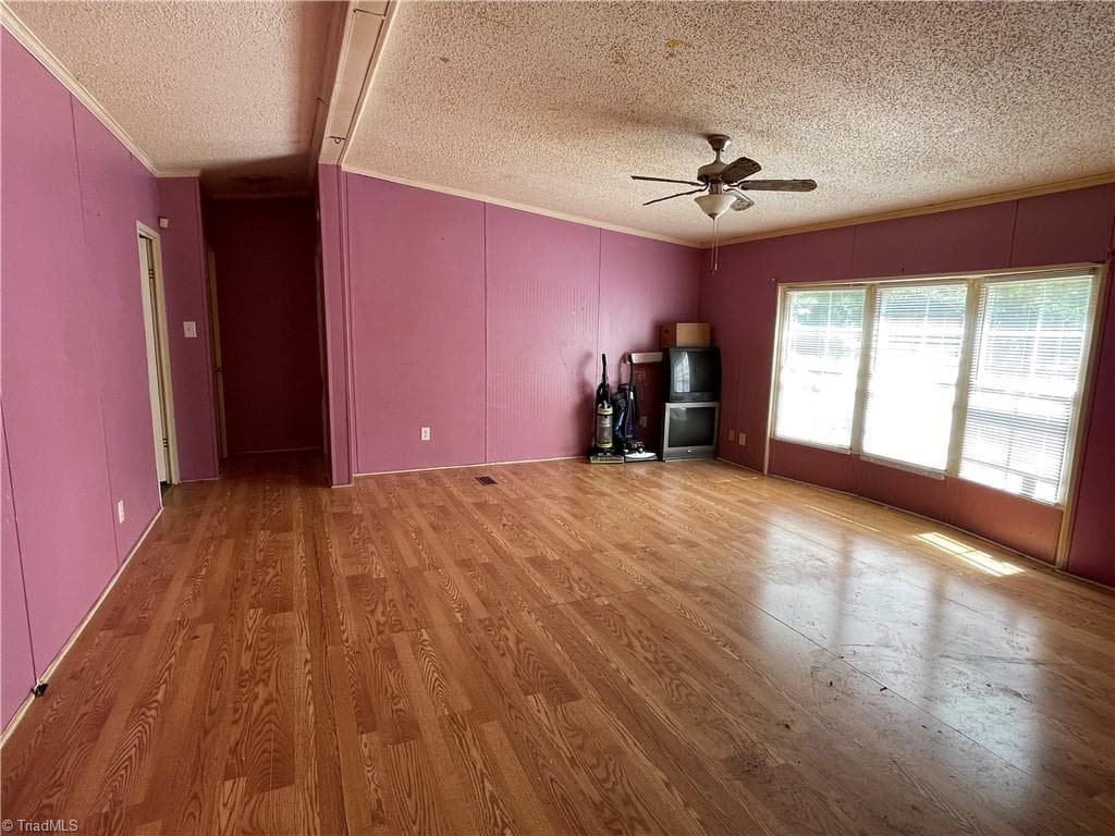 Manufactured Home at 4156 Forest Court, Oxford NC 27565, Oxford, photo 11 of 21