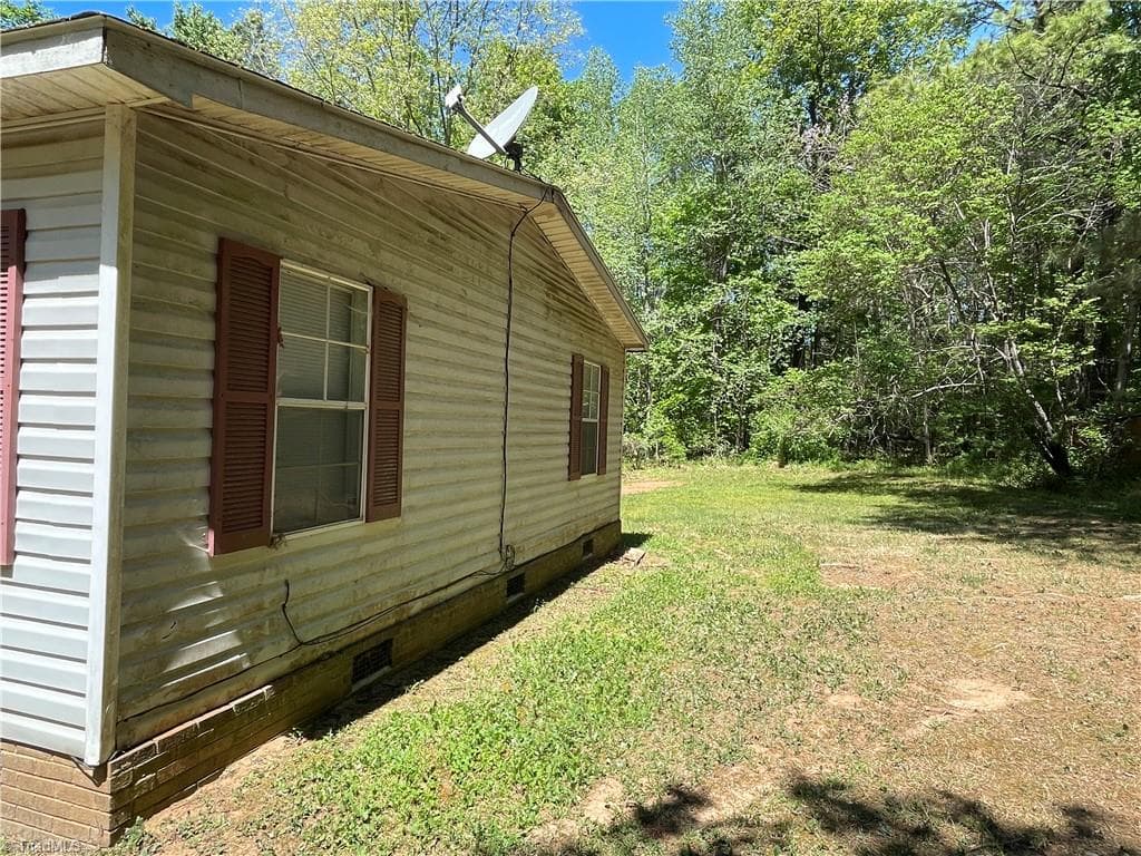 Manufactured Home at 4156 Forest Court, Oxford NC 27565, Oxford, photo 4 of 21