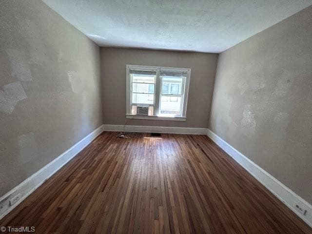 Duplex at 439 2nd Avenue SE, Hickory NC 28602, Hickory, photo 19 of 60