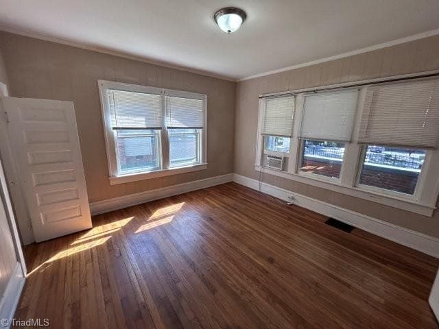 Duplex at 439 2nd Avenue SE, Hickory NC 28602, Hickory, photo 15 of 60