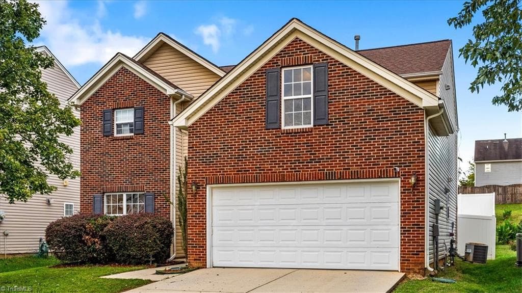 Stick/Site Built at 4413 Gray Wolf Way, Greensboro NC 27406, photo 2 of 43