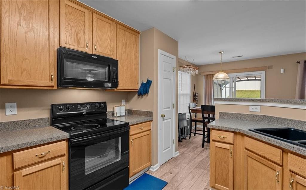 Stick/Site Built at 4413 Gray Wolf Way, Greensboro NC 27406, photo 13 of 43